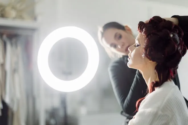 FAQs About Reliable And Trained Makeup Specialist